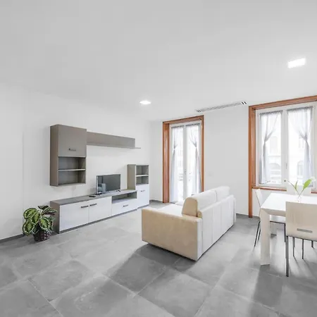 Como City Home Apartament *
